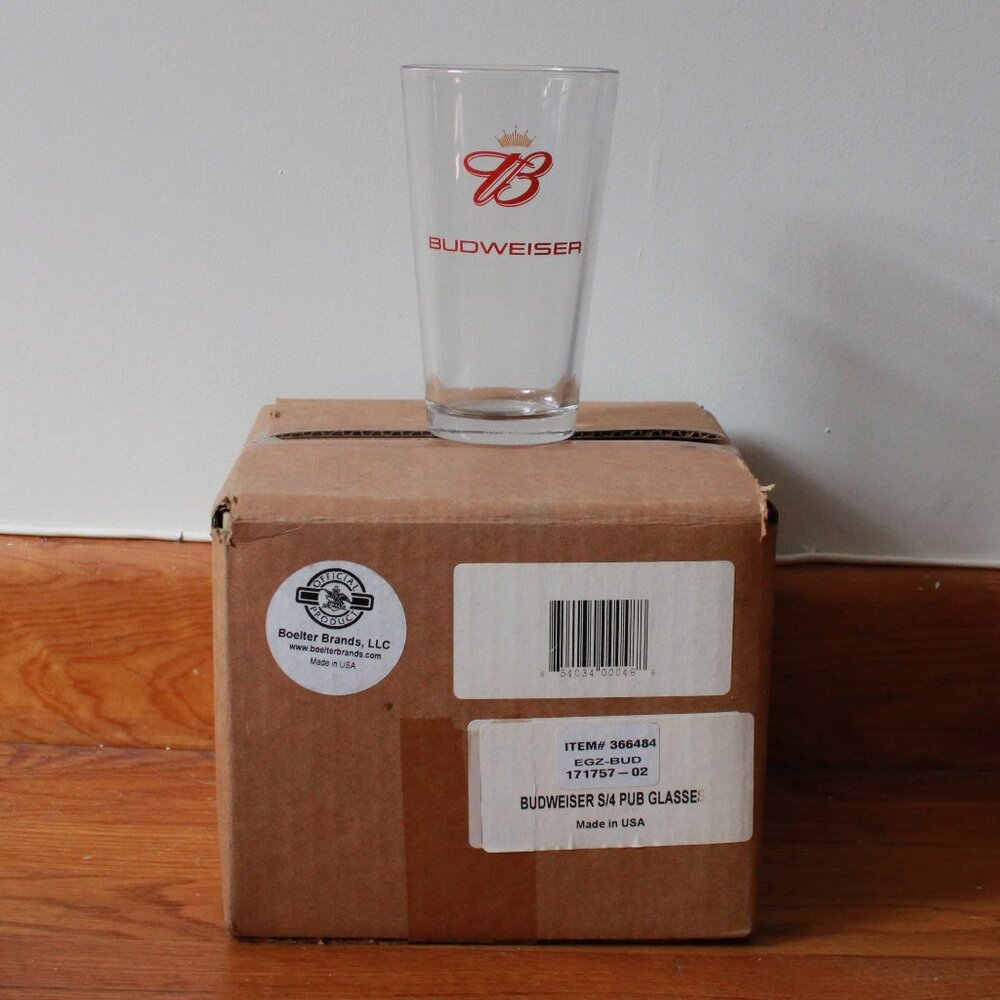 Box of 4 Boelter Brands "Budweiser" Pub Glasses
